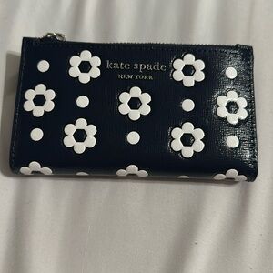 New with tags Kate Spade Morgan Daisy Dot Small Slim Bifold Wallet